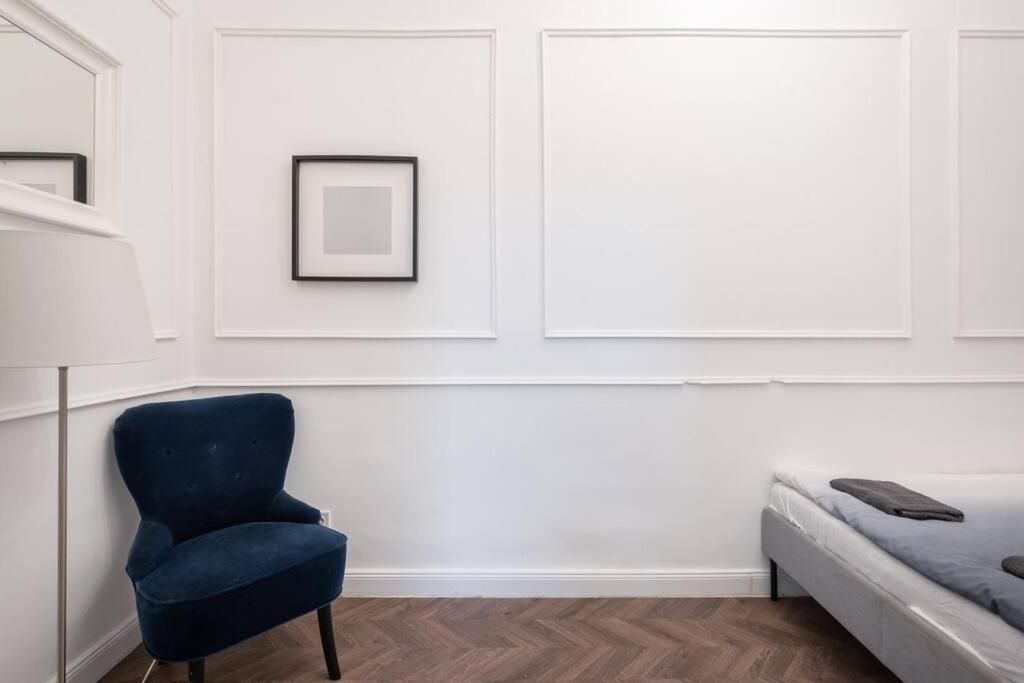 Stylish Apartment In The City Center Budapest Eksteriør billede